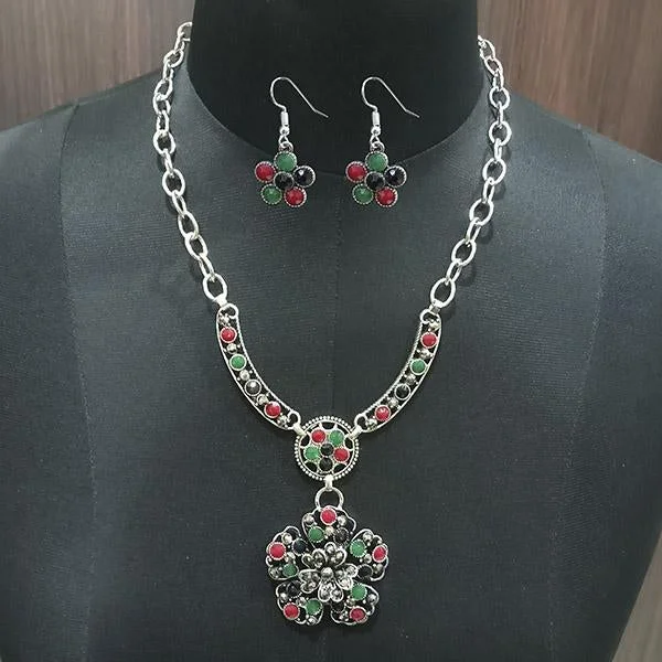 unique pendant necklace for women-Urthn Pota Stone Floral Design Statement Neckalce Set