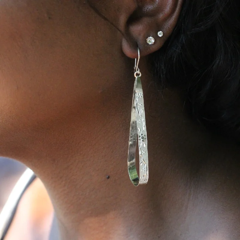 custom crystal earrings for women-Caribbjou Wide Teardrop Earring with Grapevine Pattern